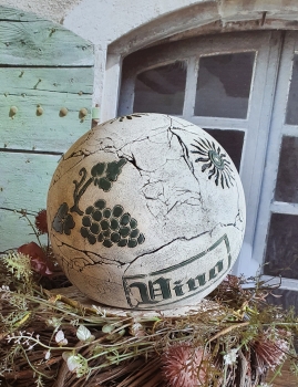 getöpferte Gartenkugel - in vino veritas - Im Wein liegt die Wahrheit