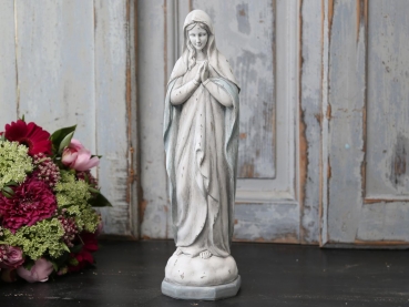 Madonna Heiligenfigur im Gebet